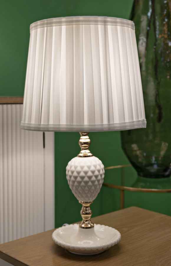 Lampada da Comodino Eleganza Torre Annunziata cm ø 25x44