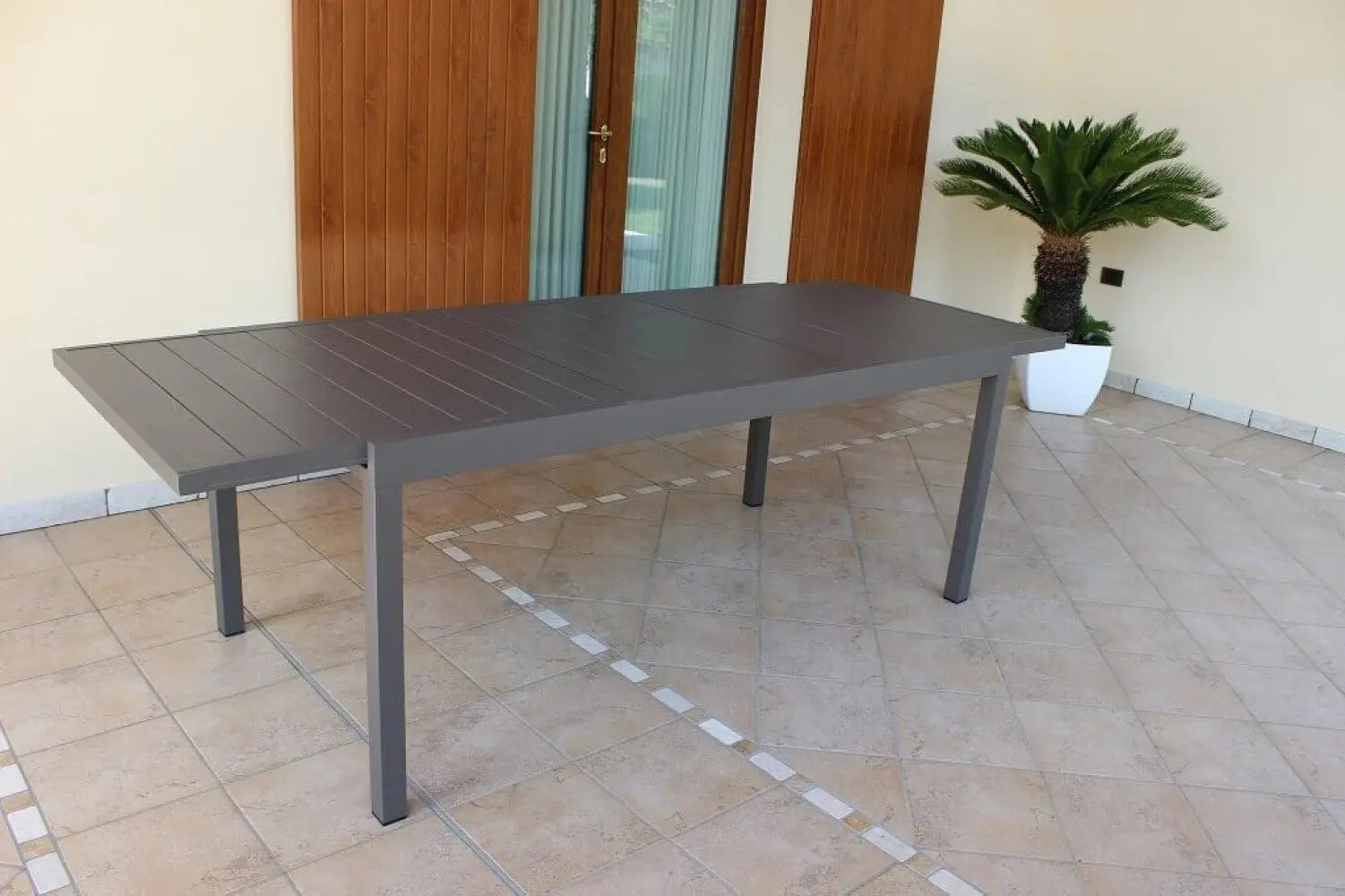 Tavolo Formentera 200/300 x 100 - Struttura e piano in alluminio color taupe
