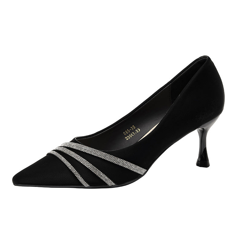 Scarpe eleganti da donna con tacco a spillo
