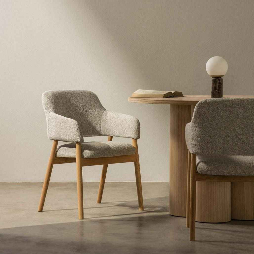 Sedia imbottita LORA, grigio chiaro, bouclé/quercia
