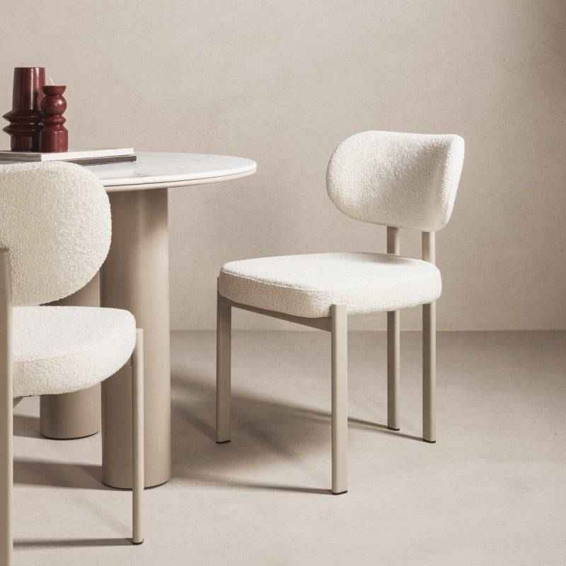 Poltrona FLARA rivestita panna gambe beige