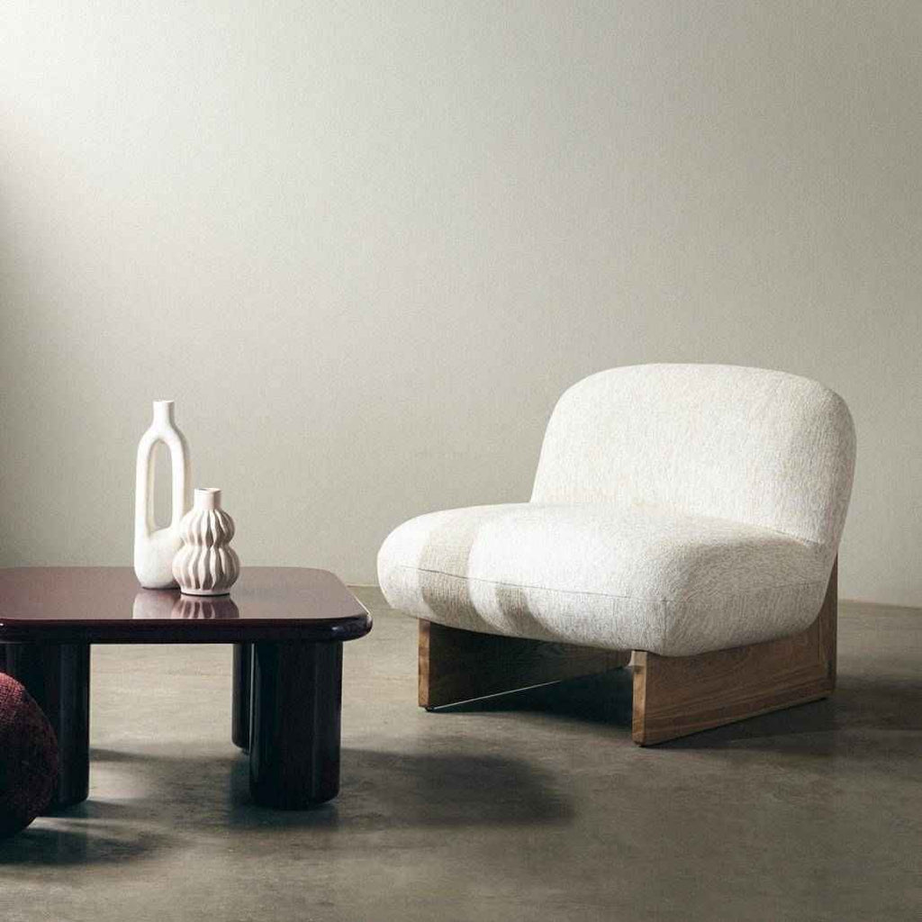 Poltrona lounge MAMET beige forme arrotondate