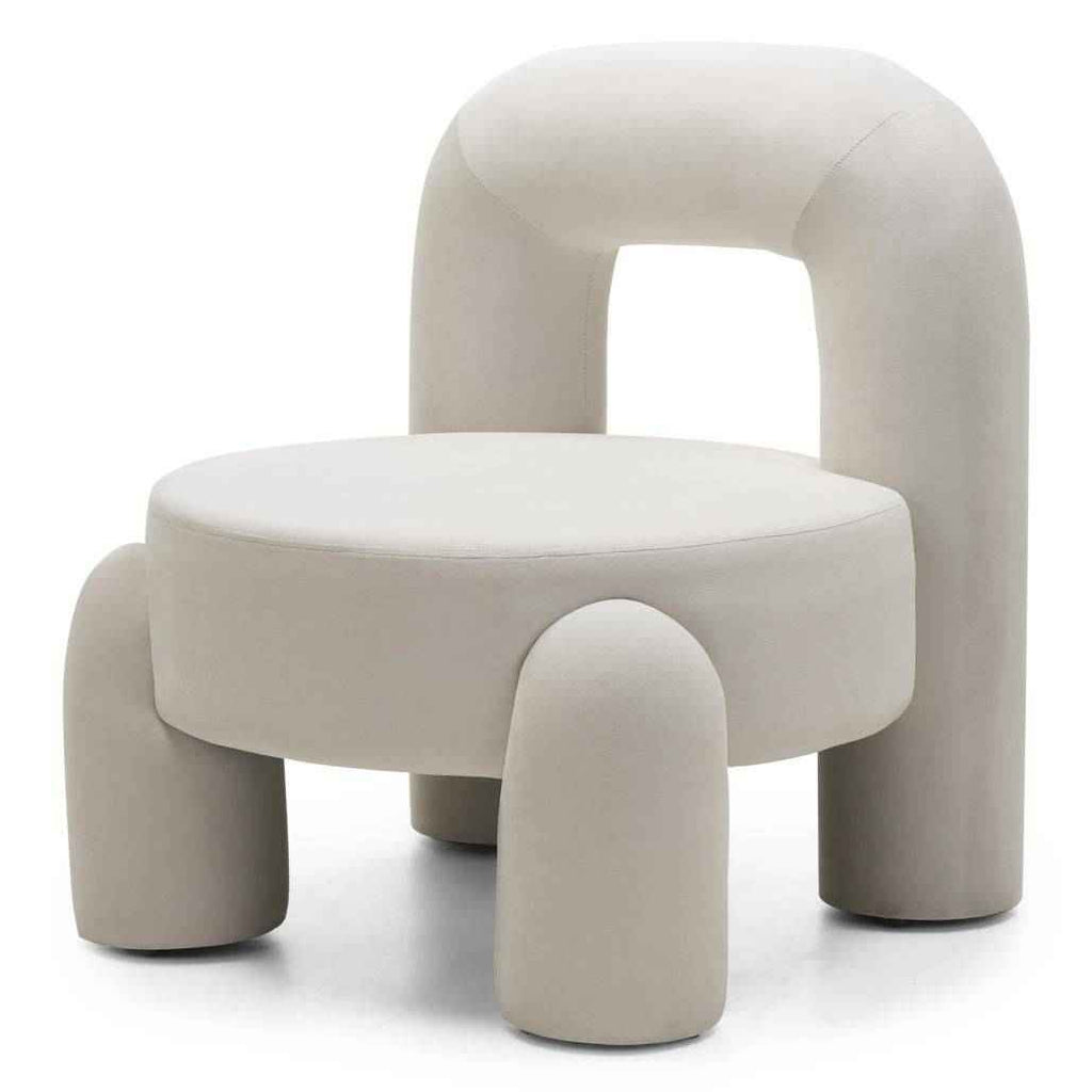 Poltrona LUCCA, velluto crema, forme arrotondate