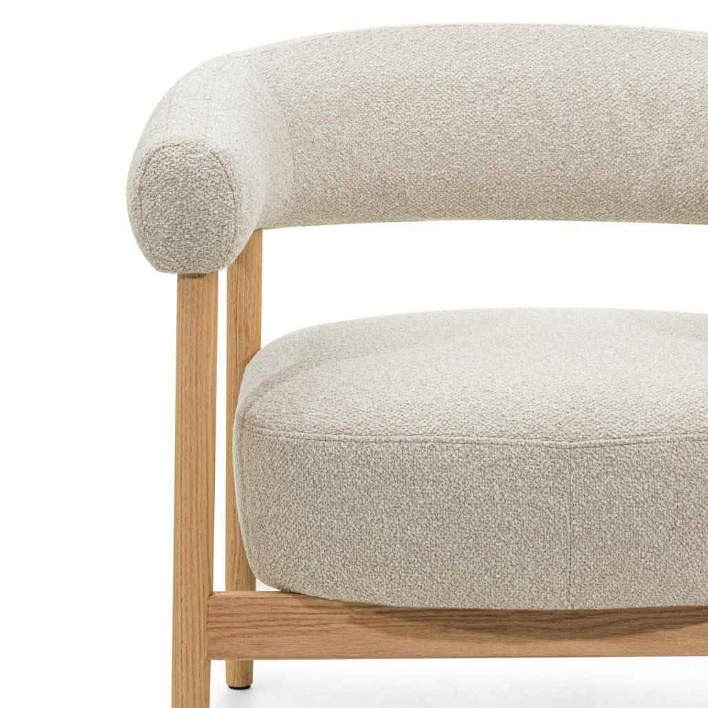 Poltrona MUE beige chiaro con legno di quercia