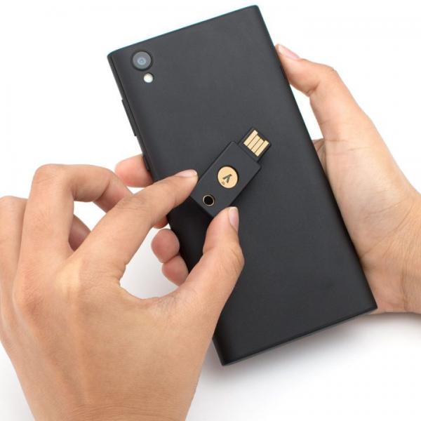YUBICO - YubiKey 5 NFC [237]