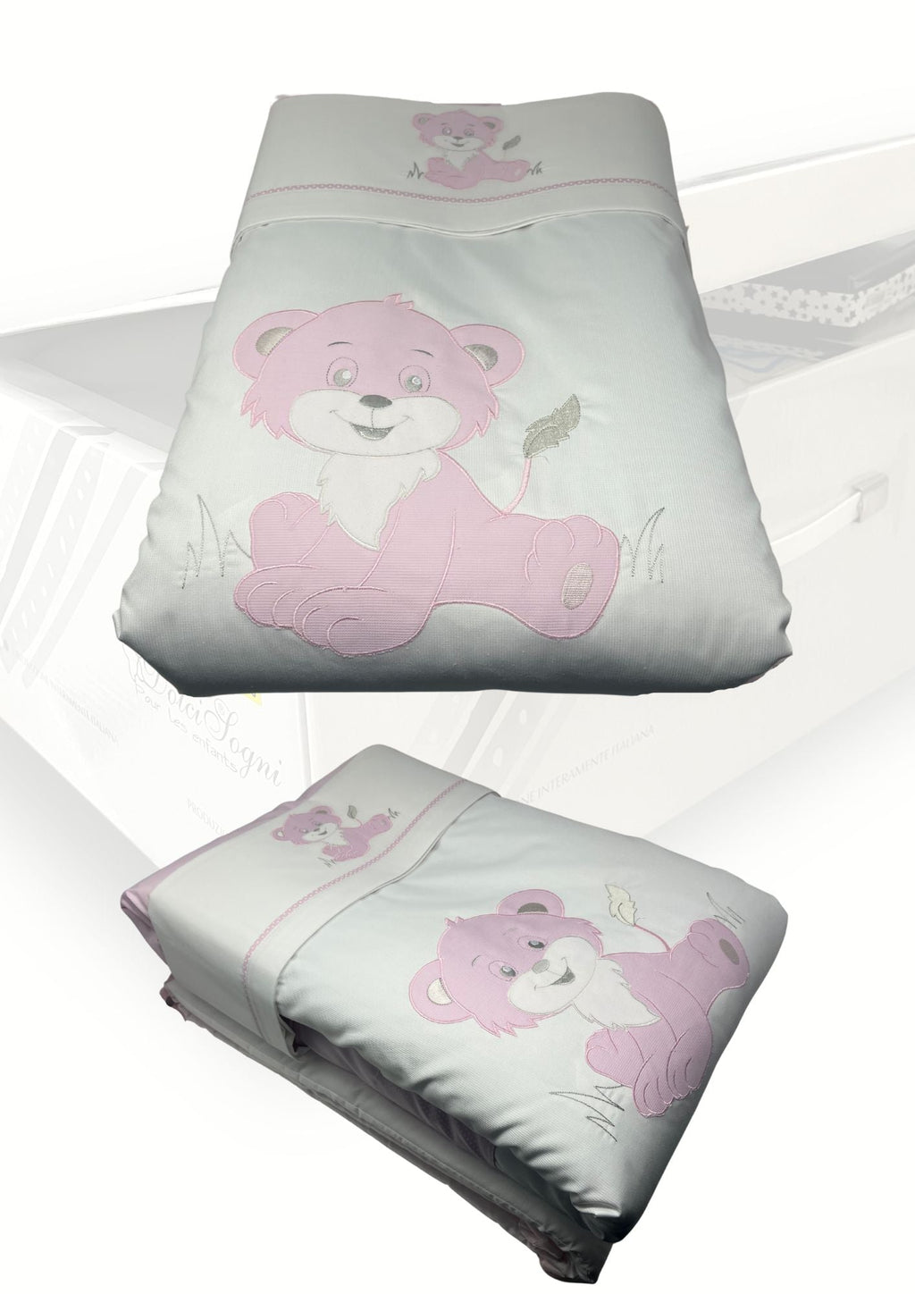 Dolci Sogni Coordinato 5 Pezzi Trapunta+paracolpi+completo Lenzuola Lettino In 100% Cotone Ricamato Colori Panna Rosa Cielo Grigio Art. 6023