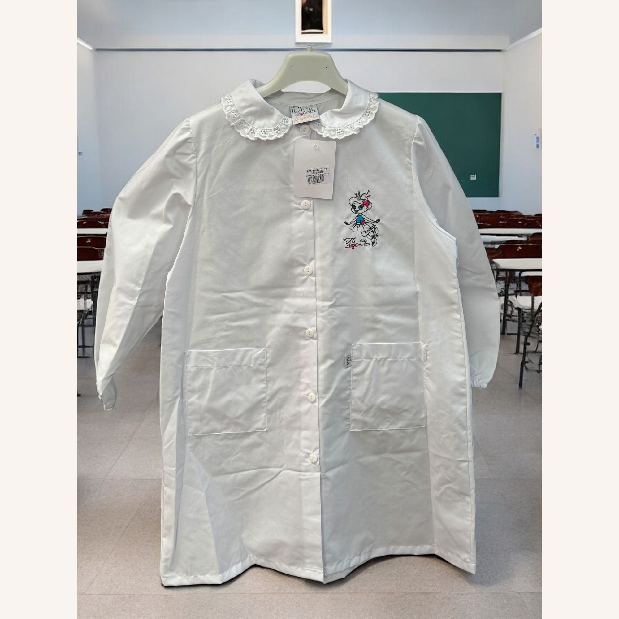 Tutti A Scuola - Grembiule Scuola Bianco Elementare Femminuccia Con Ricamo E Applicazione In Pizzo Art. 24485