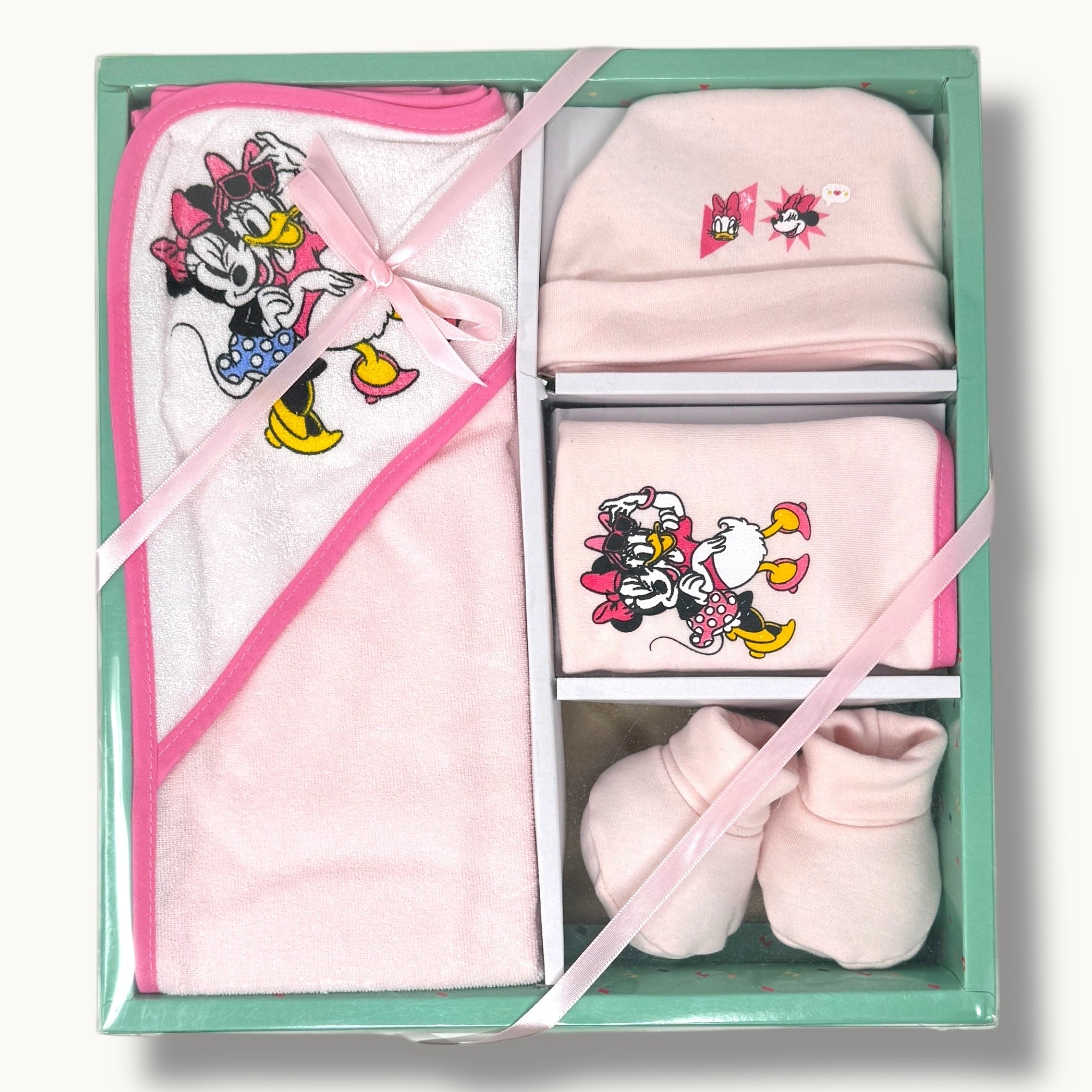 Disney - Set Regalo 4 Pezzi (corredino) Cappello + Scarpette + Bavetta + Accappatoio In 100% Cot. Art. Wr6000