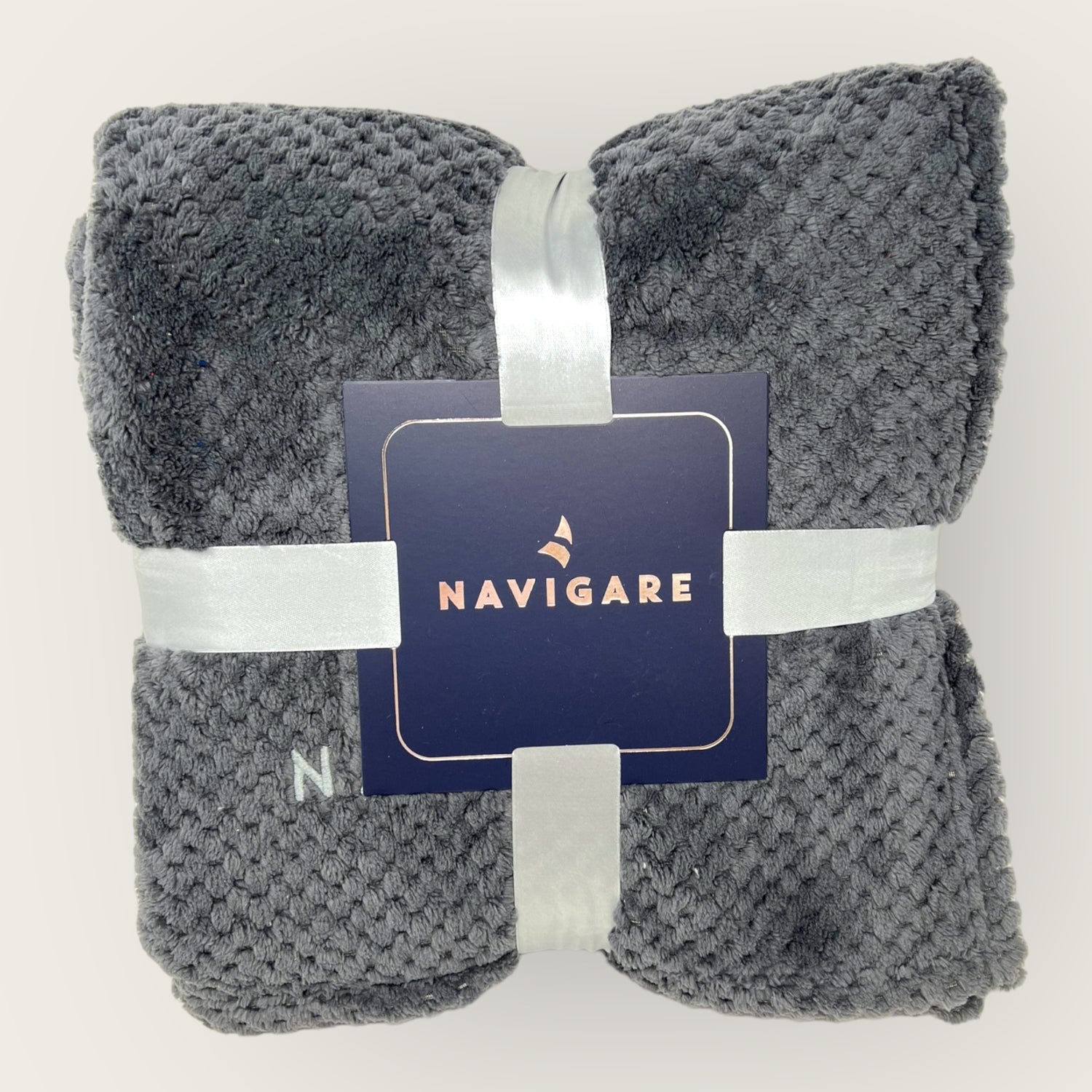 Navigare Plaid In Soffice Coral Tinta Unita Con Ricamo Disponibile 1 - 1-1/2 - 2 Posti 6 Colori  Art. Canazei