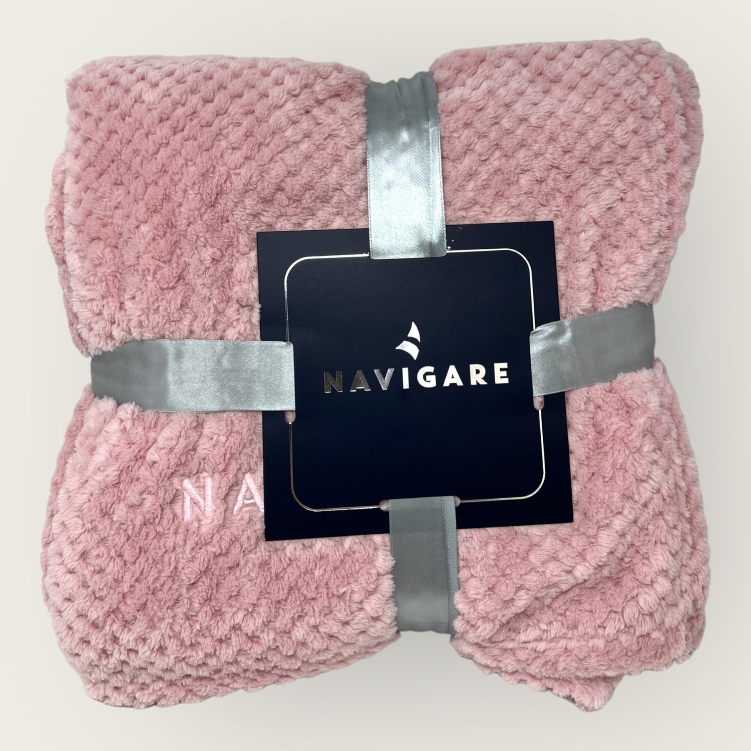 Navigare Plaid In Soffice Coral Tinta Unita Con Ricamo Disponibile 1 - 1-1/2 - 2 Posti 6 Colori  Art. Canazei