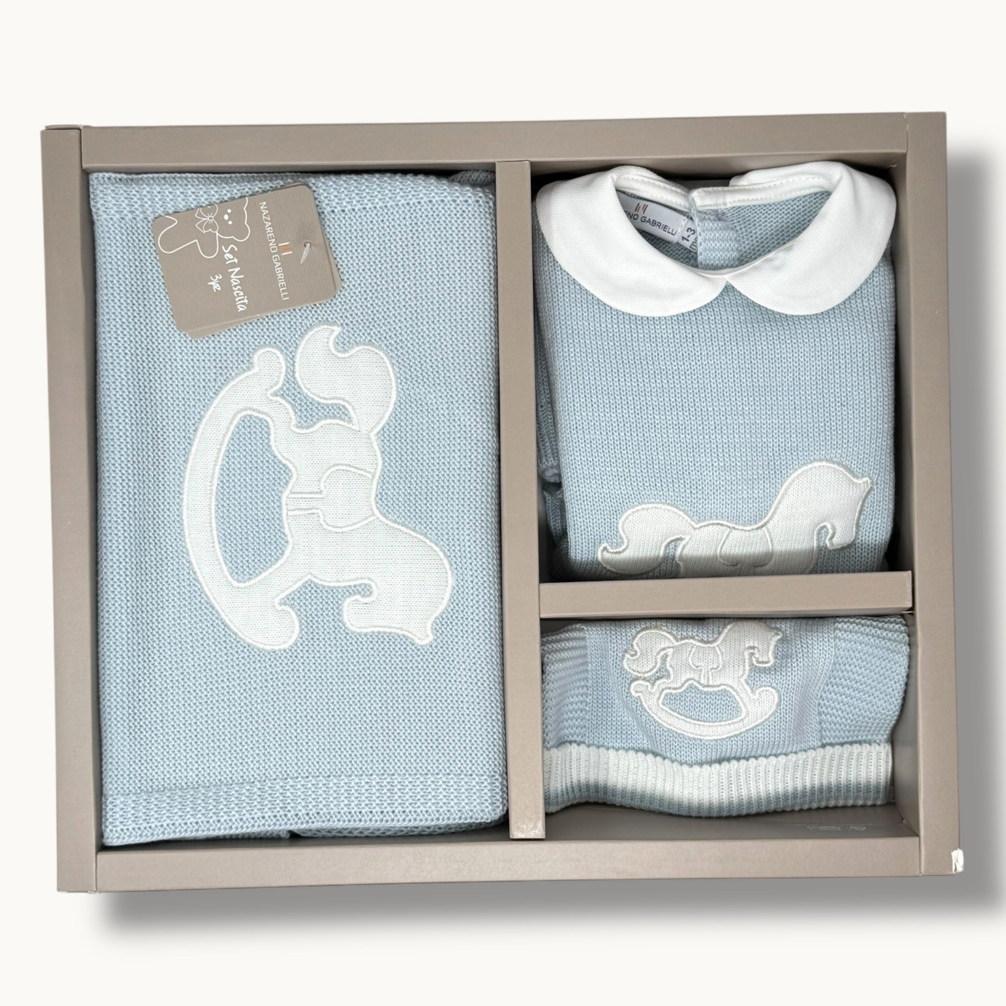 Nazareno Gabrielli Set Nascita 3 Pezzi (copertina+tutina+cappellino) Mano Lana Art. Ng3488/5
