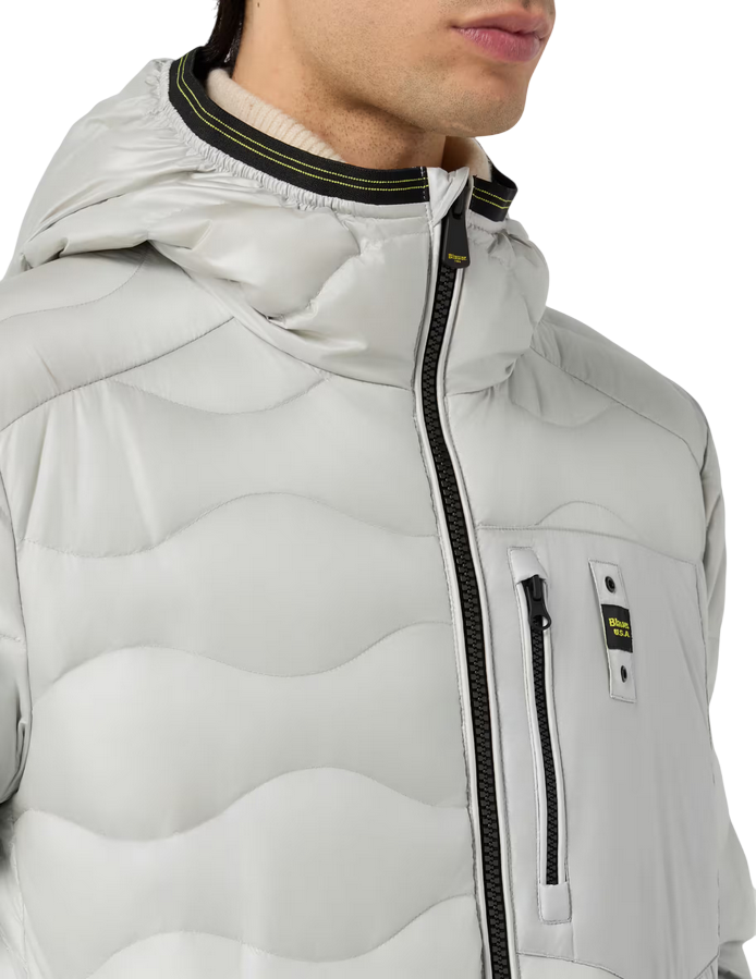 Blauer pumino leggero da uomo con cappuccio e cucitura ad onde 25SBLUC03012-006719 933 ghiaccio