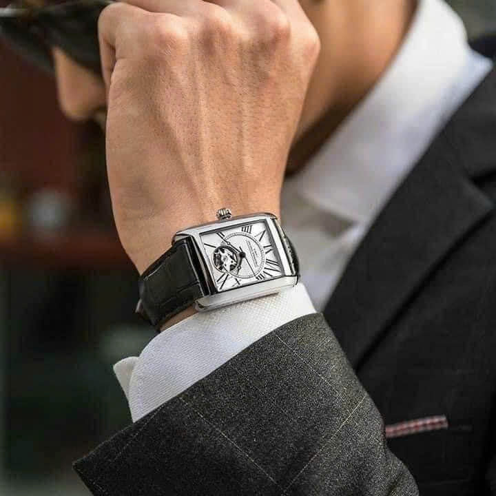 Frederique Constant FC-310MC4S36 – Automatico Swiss Made, quadrante silver, cassa rettangolare 30.4×33.3 mm