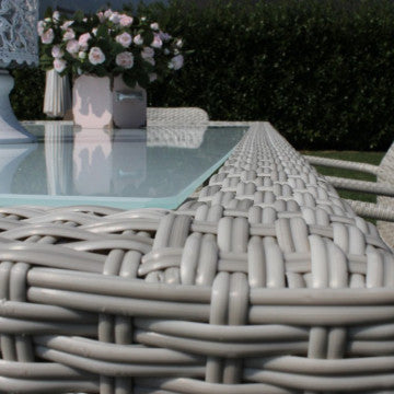 Tavolo da giardino Azore 150 x 90 rettangolare con struttura in metallo e wicker e piano in vetro