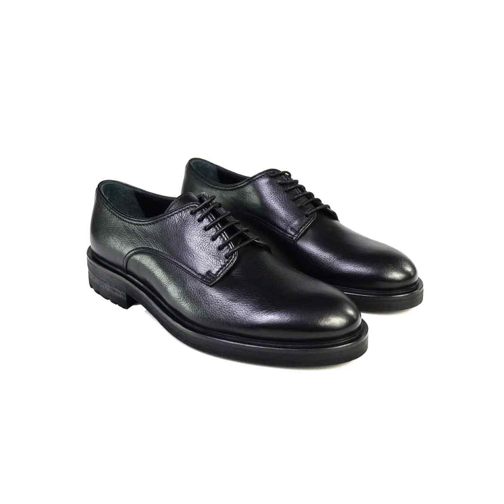 SCARPA CON LACCI GRAINED NERO