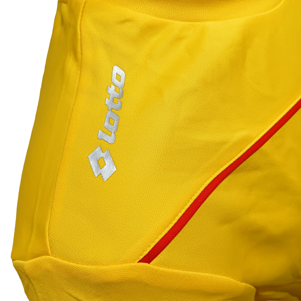 Lotto completo maglietta e pantaloncino da calcio-calcetto da adulto Sigma Q8531 giallo-rosso