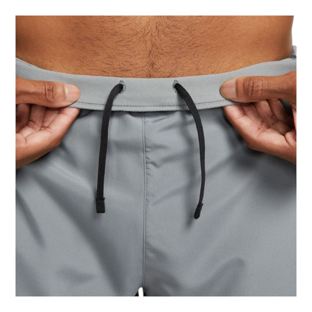 Nike Challenger Shorts da running Dri-FIT con slip foderati 13 cm – Uomo DV9363-084 Grigio