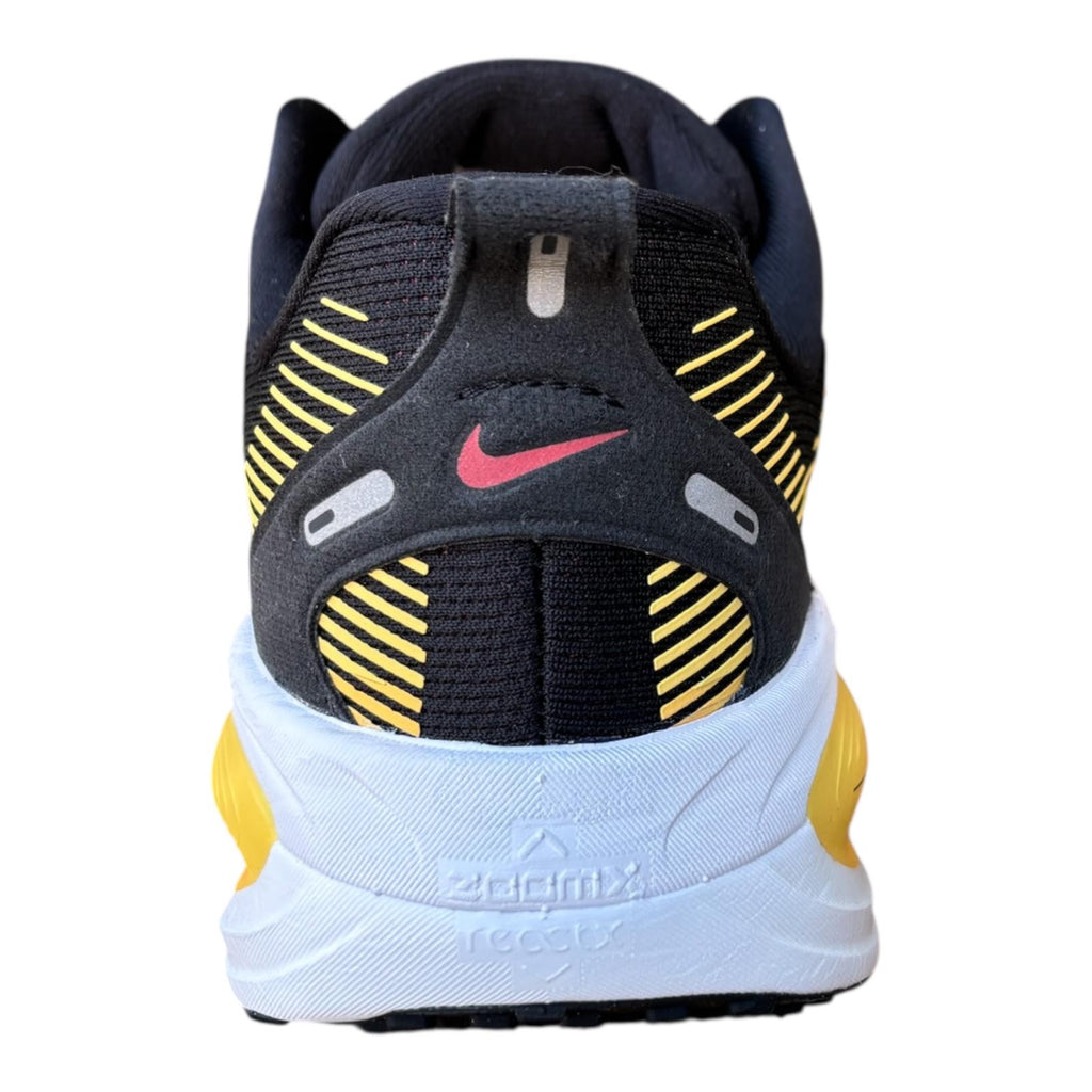 Nike Vomero 18 HM6803-016 Scarpa Running Uomo Nero Crimson