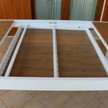 Tavolo Allungabile Cayman 160/240 X 95 in Alluminio Bianco/Taupe con Piano Polywood Teak