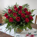 INCANTO DI ROSE – Ciotola di Rose Rosse e Verde Decorativo
