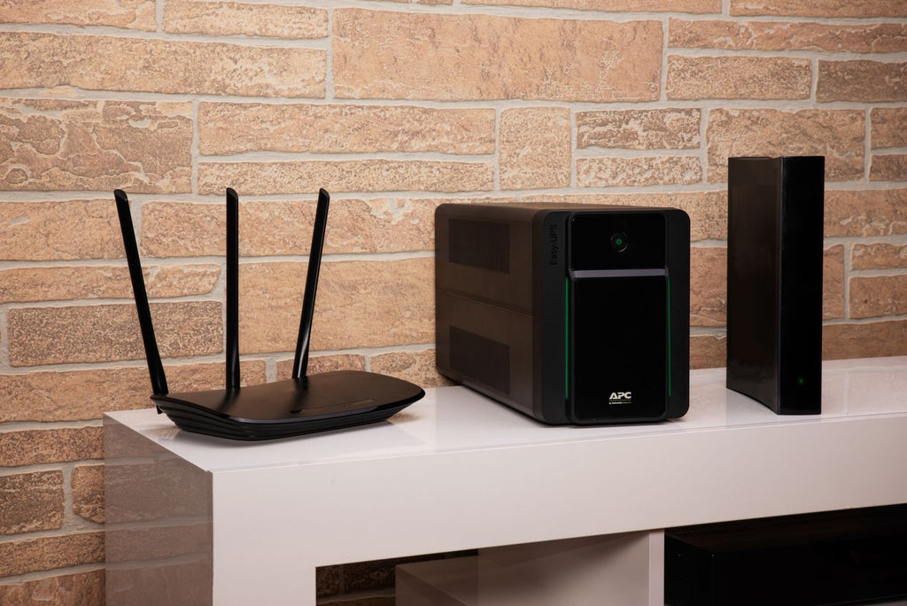 APC Easy UPS gruppo di continuità (UPS) A linea interattiva 1,6 kVA 900 W 6 presa(e) AC [BVX1600LI]