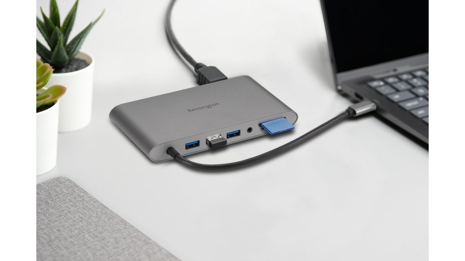 Kensington Docking station portatile senza driver doppia uscita video UH1440P USB-C 5 Gbps  DP/HDMI/VGA [K33853WW]