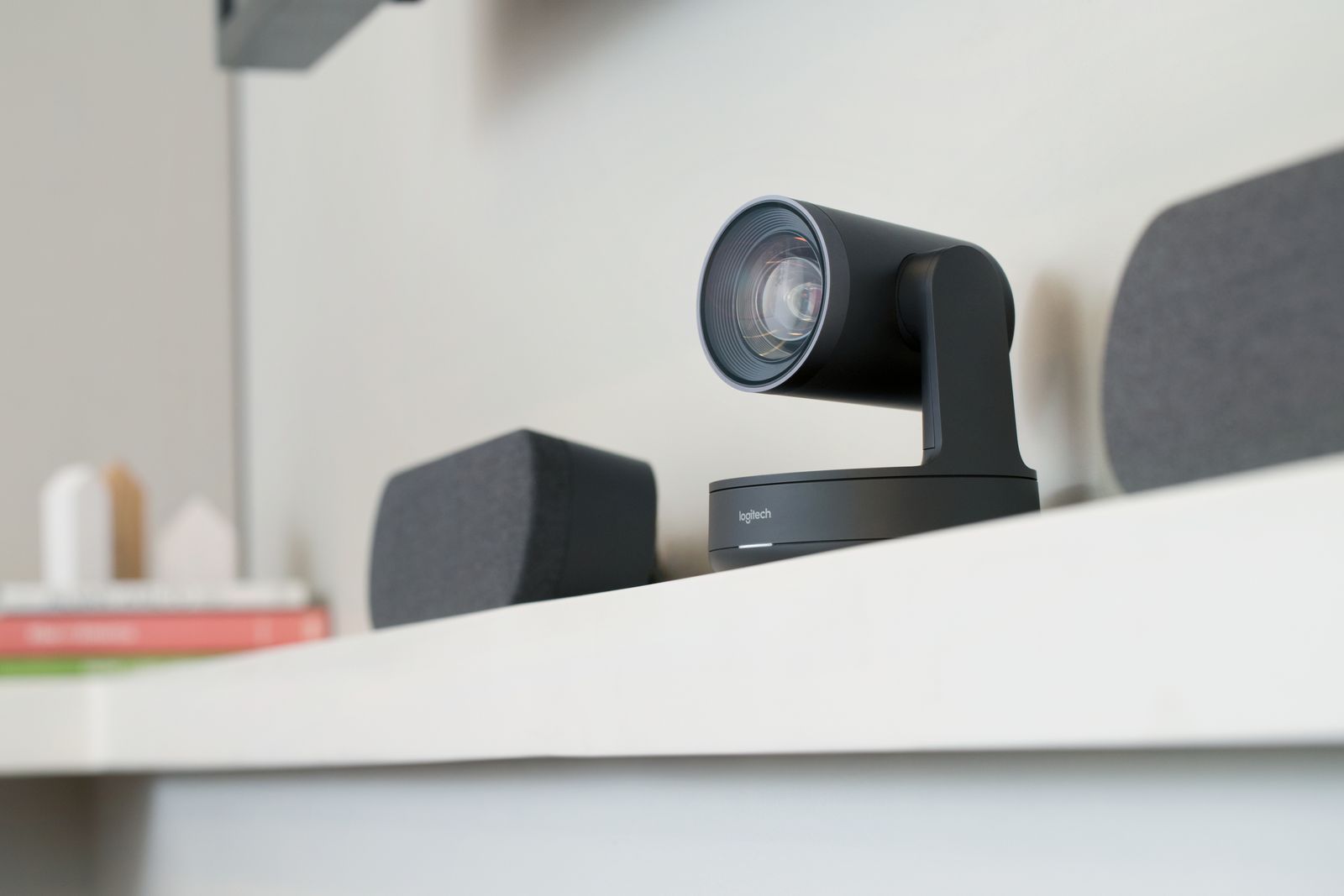 Logitech 960-001227 telecamera per videoconferenza Nero 3840 x 2160 Pixel 60 fps [960-001227]