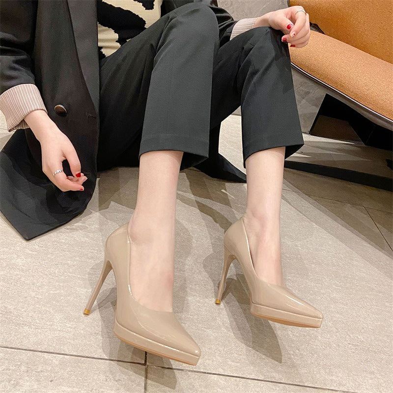 Scarpe da donna sexy in vernice - Moda