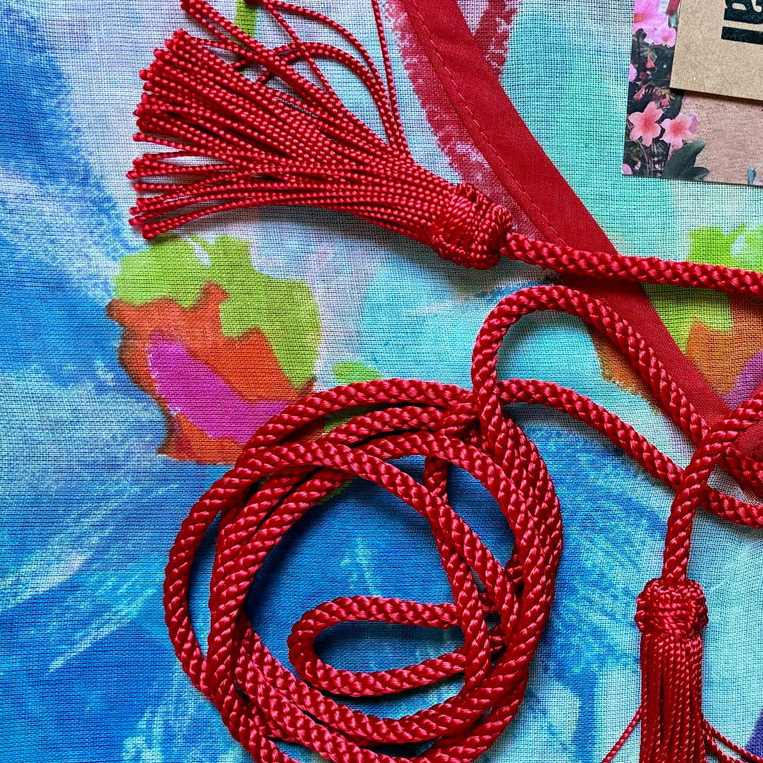 Caftano con cintura in cordoncino e nappine ★ Fiori di Mare