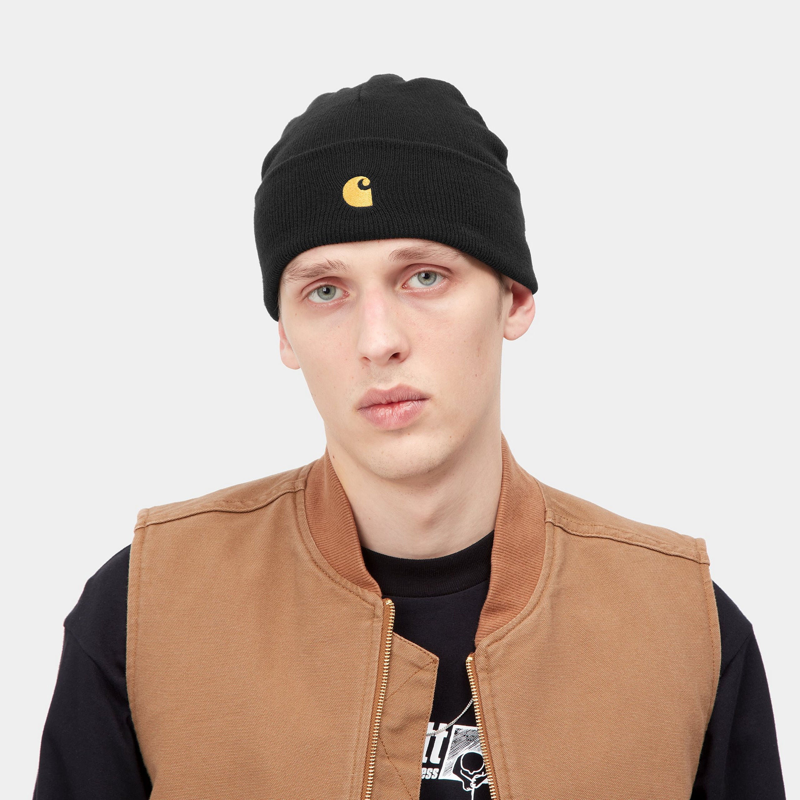 Carhartt cappellino a cuffia Chase Beanie 1026222 00F black-gold taglia unica