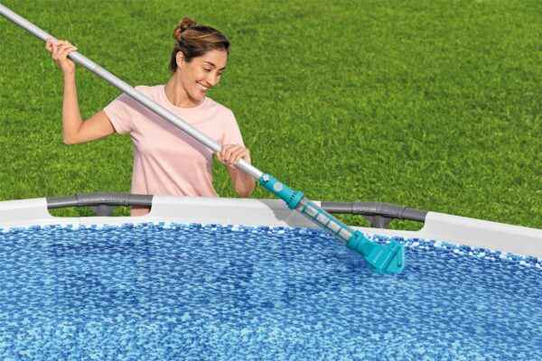 Aspiratore ricaricabile AquaSurge Bestway, USB, 50 min, 2 teste pulizia