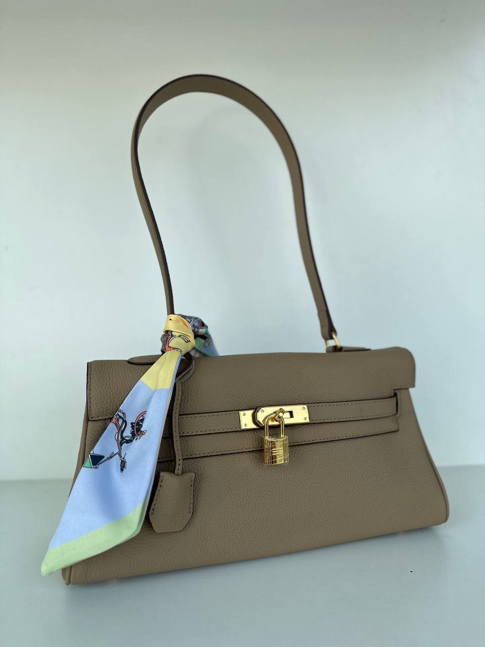 Premium Leather Bag with an Original Lock Closure, Made in Italy