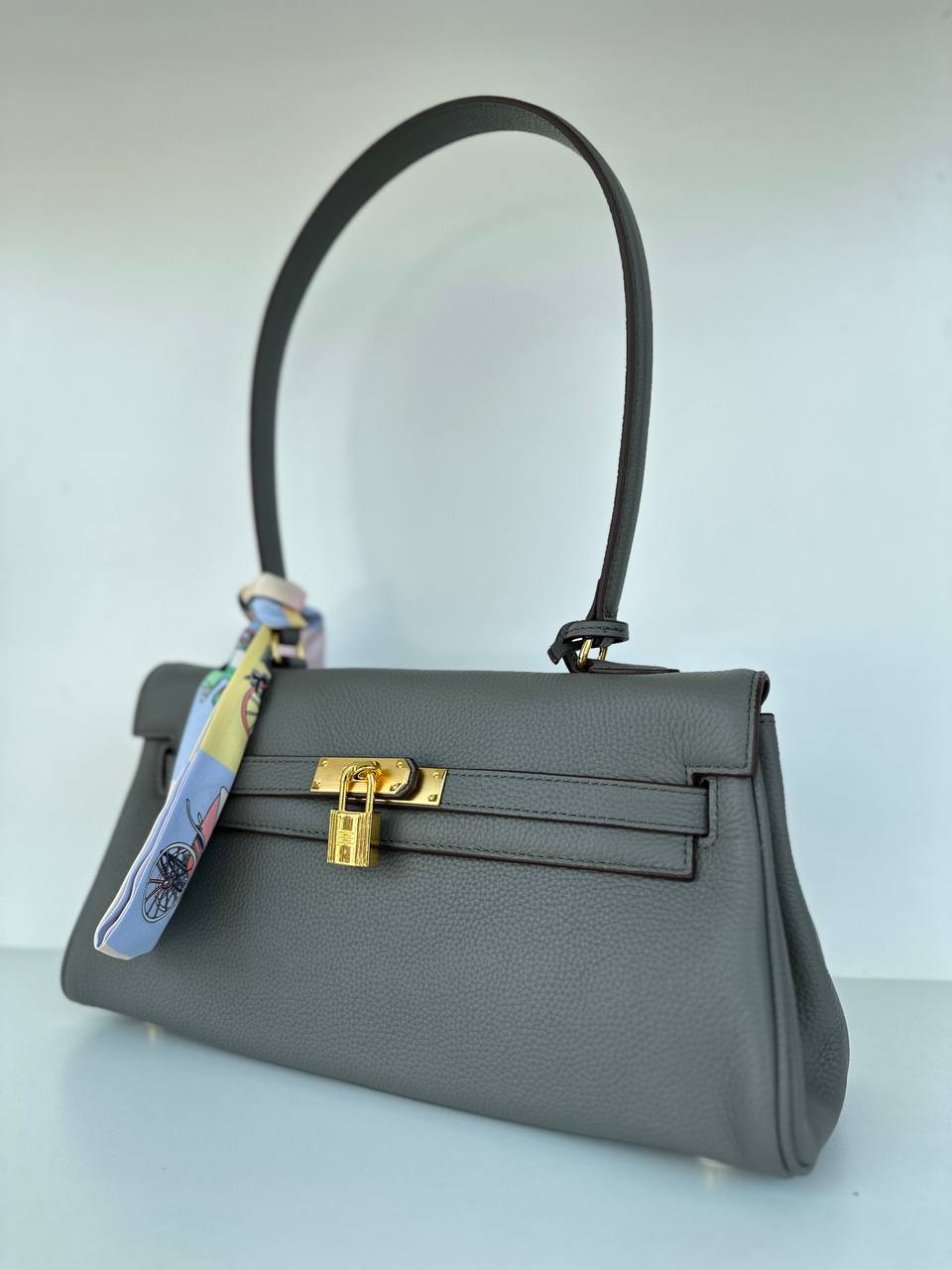 Premium Leather Bag with an Original Lock Closure, Made in Italy