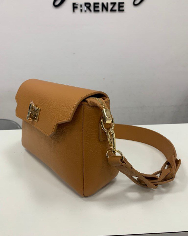 Exquisite Italian Leather Bag – Timeless Elegance & Craftsmanship