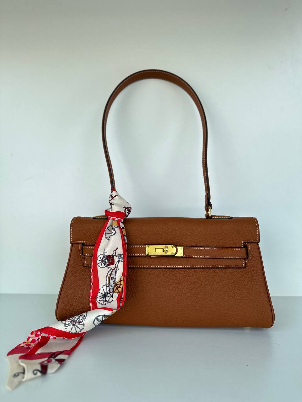 Premium Leather Bag with an Original Lock Closure, Made in Italy