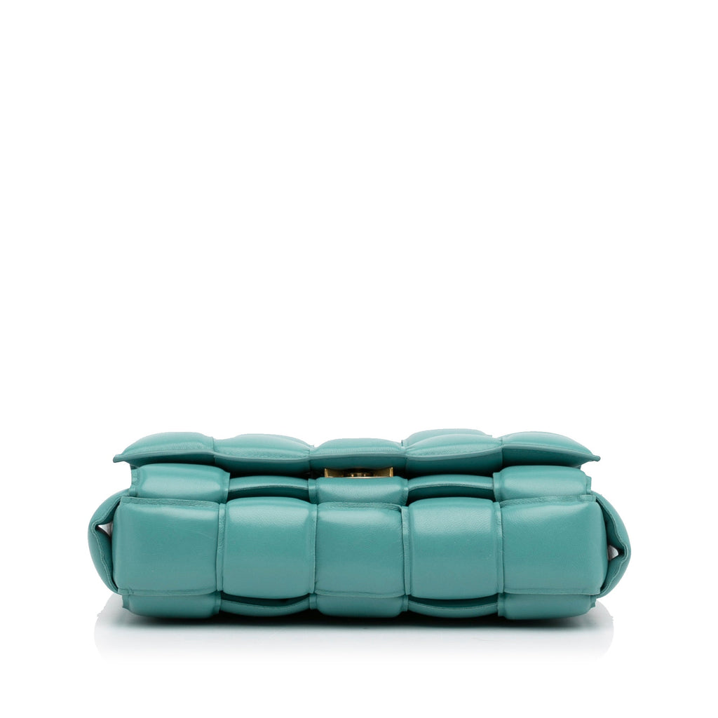 Bottega Veneta – Padded Cassette in pelle nappa blu con catena dorata – 18 x 26 x 6 cm