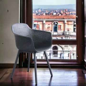 Poltrona Vannes in polipropilene Colore: Taupe Dimensioni: 49 x 48,5 x 81,5 h