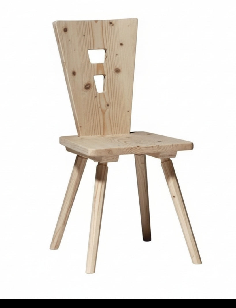 Sedia Tirolese in Legno Massello  tinta naturale per Contract Hospitality